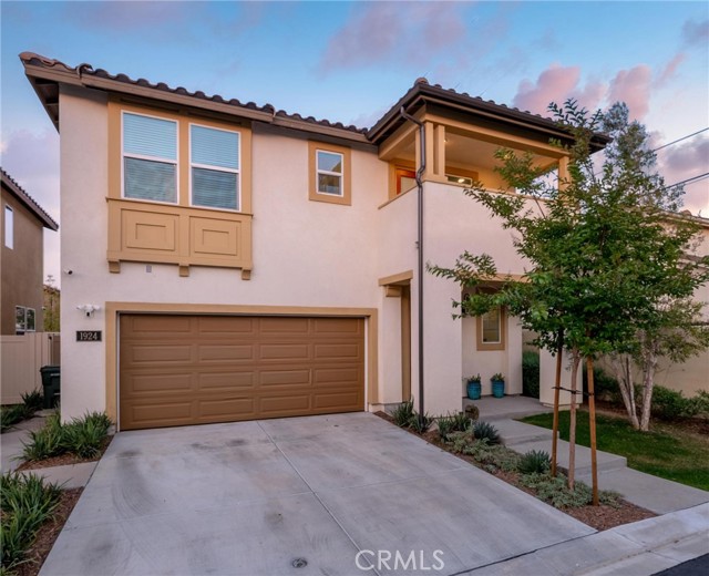 1924 N Floret Drive, Los Angeles CA: https://media.crmls.org/medias/3fab0040-74ea-4482-a83b-7b3a7cf84724.jpg