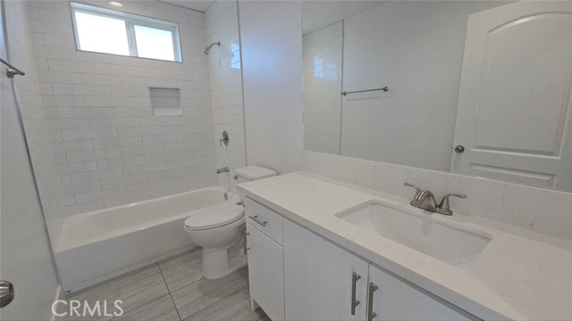 Detail Gallery Image 12 of 23 For 10413 Avalon Bld, Los Angeles,  CA 90003 - 4 Beds | 2 Baths