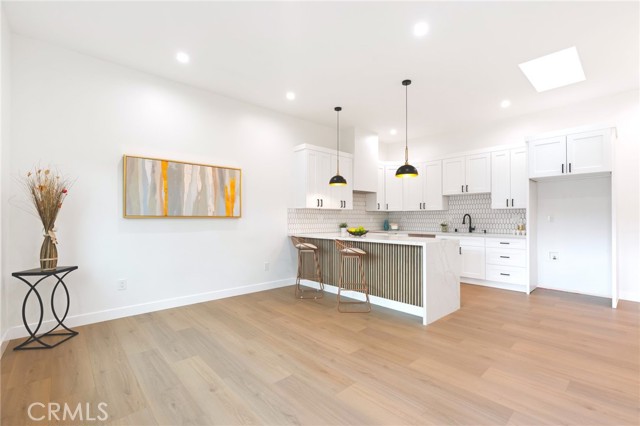 7538 Remmet Avenue, Canoga Park CA: https://media.crmls.org/medias/3fab3154-e200-492c-bf75-6d26e9a6a970.jpg