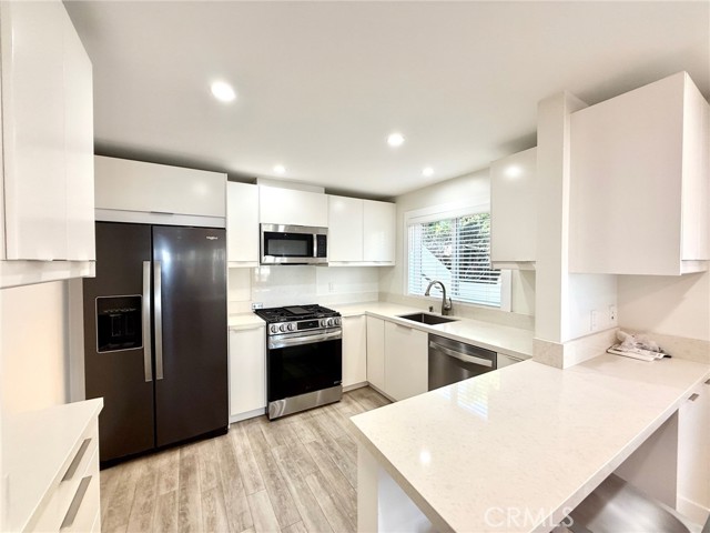827 Cliff Drive, Laguna Beach CA: https://media.crmls.org/medias/3fab3227-cda9-4aa0-a27e-01cb7a3e8702.jpg