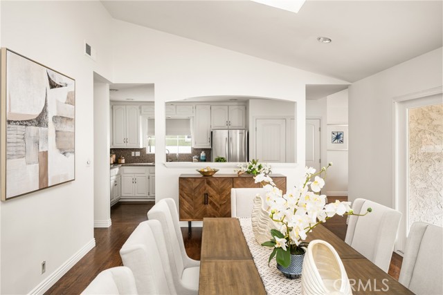 Detail Gallery Image 8 of 30 For 2102 Ostrom Ave, Long Beach,  CA 90815 - 3 Beds | 2 Baths