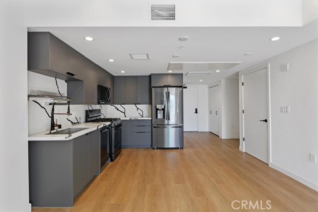 Detail Gallery Image 3 of 17 For 321 S Oxford Ave #606,  Los Angeles,  CA 90020 - 2 Beds | 2 Baths