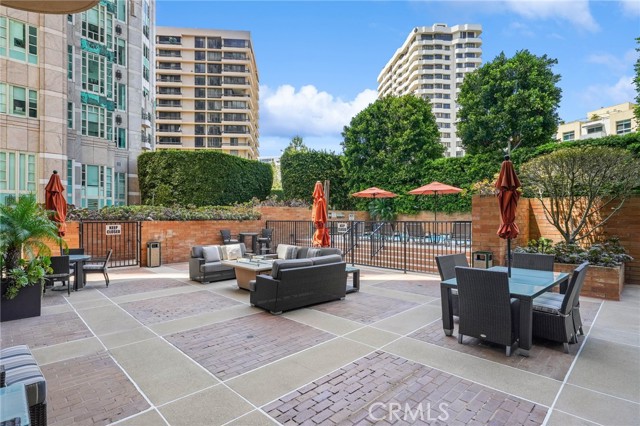 Detail Gallery Image 39 of 40 For 10560 Wilshire Bld #1405,  Los Angeles,  CA 90024 - 2 Beds | 3 Baths