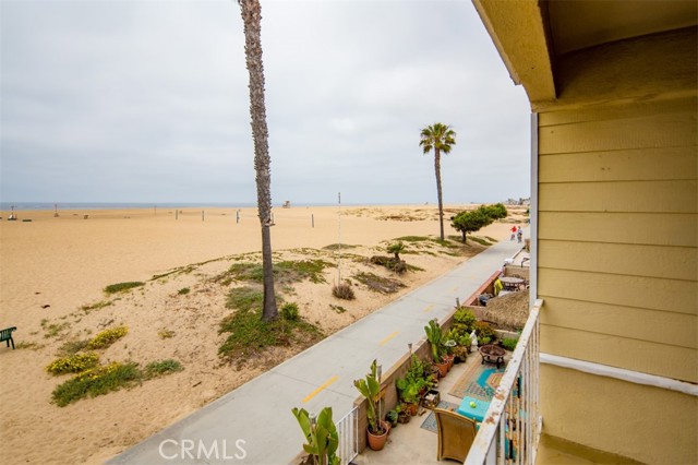 Detail Gallery Image 19 of 31 For 418 E Oceanfront, Newport Beach,  CA 92661 - 2 Beds | 2/1 Baths