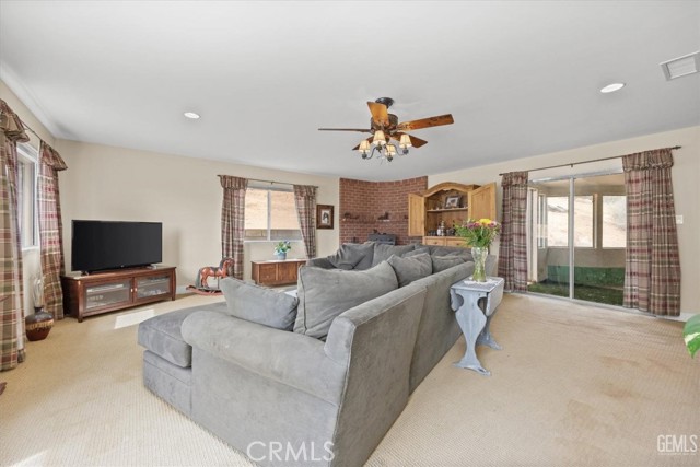 21564 Pine Tree Road, Caliente CA: https://media.crmls.org/medias/3fb0d8eb-66e3-4b7d-8f89-02301f7f4c0c.jpg