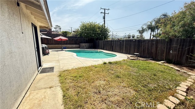 35405 Date Avenue, Yucaipa CA: https://media.crmls.org/medias/3fb0e80b-32c0-4df6-8b2b-cf591afe2955.jpg