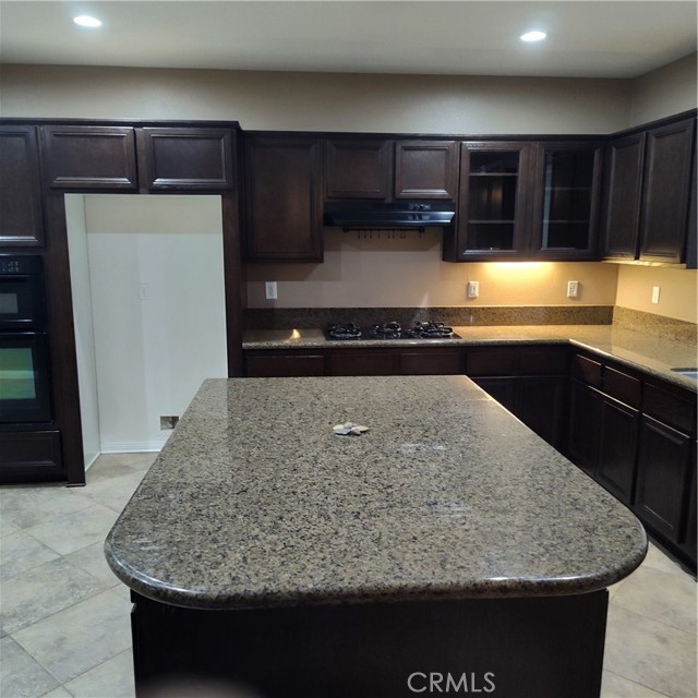 11318 Chinaberry Street, Corona CA: https://media.crmls.org/medias/3fb13fcb-aefb-44ad-a25e-ee57802f18be.jpg