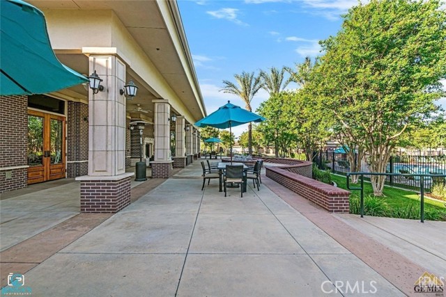 Detail Gallery Image 5 of 9 For 12417 French Park Ln, Bakersfield,  CA 93312 - 2 Beds | 2 Baths