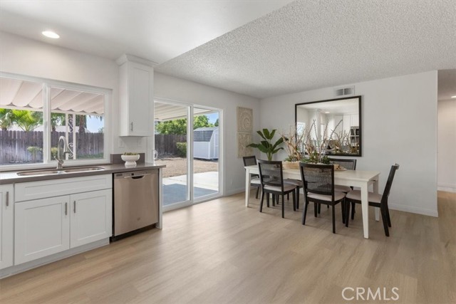 Detail Gallery Image 13 of 34 For 2205 Lake Forest Ct, San Bernardino,  CA 92407 - 3 Beds | 2 Baths
