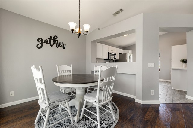 Detail Gallery Image 17 of 60 For 20152 Mapleleaf Ct, Wildomar,  CA 92595 - 3 Beds | 2 Baths