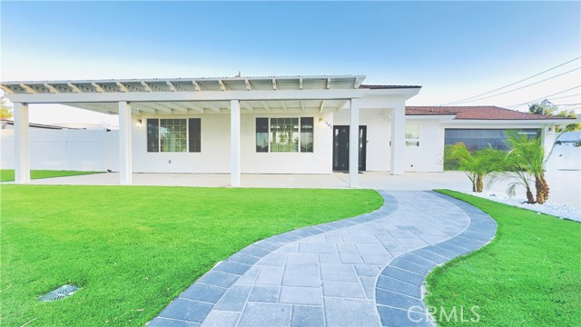 7401 Liberty Avenue, Corona CA: https://media.crmls.org/medias/3fb25759-8957-4d39-a0ae-8bfd7731f7c6.jpg
