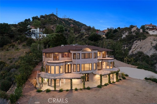 24517 Piuma Road, Malibu CA: https://media.crmls.org/medias/3fb29151-3657-45b8-a937-dc2bd1defa64.jpg