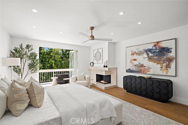48 Belcourt Drive, Newport Beach CA: https://media.crmls.org/medias/3fb2ec10-02a4-409f-8dc9-435e82d53a0a.jpg