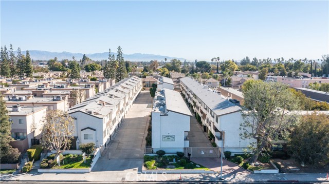 Detail Gallery Image 18 of 23 For 7658 Topanga Canyon Bld #101,  Canoga Park,  CA 91304 - 2 Beds | 3 Baths