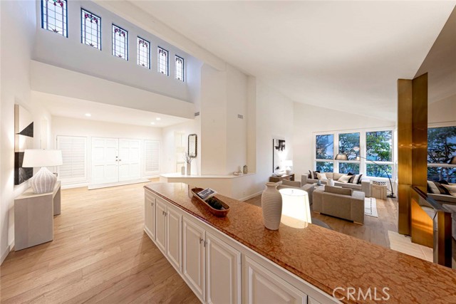 11 Montpellier, Newport Beach CA: https://media.crmls.org/medias/3fb31926-c34d-4f1c-b881-41cc75334a35.jpg
