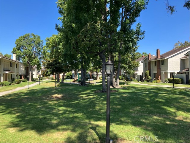 5135 Hampton Court, Westminster CA: https://media.crmls.org/medias/3fb38bbc-fd23-4d40-804a-3a9a72cd5f59.jpg