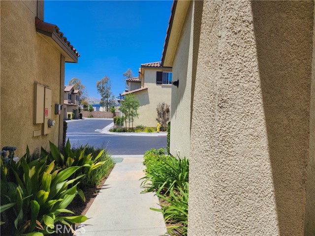 Detail Gallery Image 4 of 69 For 27377 Caprock Way, Moreno Valley,  CA 92555 - 3 Beds | 2/1 Baths