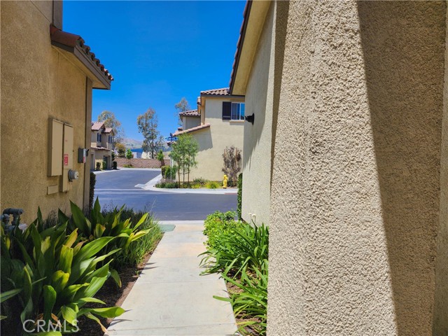 Detail Gallery Image 4 of 69 For 27377 Caprock Way, Moreno Valley,  CA 92555 - 3 Beds | 2/1 Baths