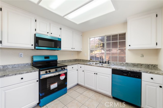 4108 Sunnysage Drive, Jurupa Valley CA: https://media.crmls.org/medias/3fb3e963-eef3-4029-9c93-a1a1041e21e0.jpg