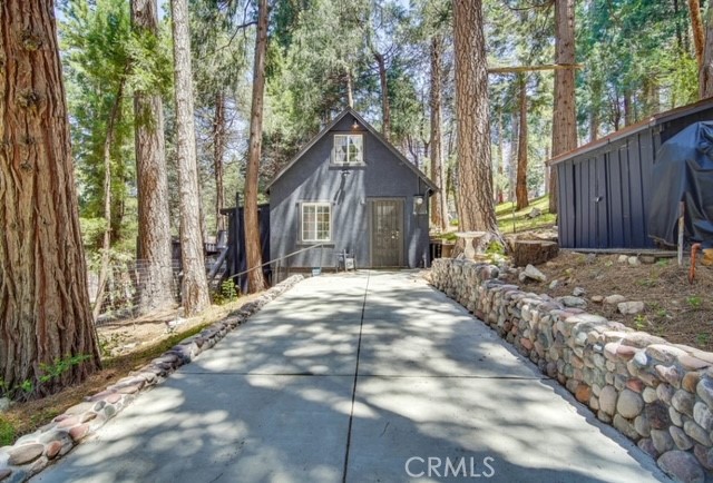 Detail Gallery Image 20 of 21 For 23014 Redwood Way, Crestline,  CA 92325 - 1 Beds | 1 Baths