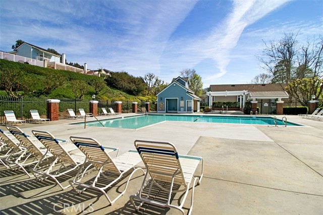 12 Haverhill Road, Laguna Niguel CA: https://media.crmls.org/medias/3fb4ee72-a7e6-4c20-9d36-d2c2f8f6d29e.jpg