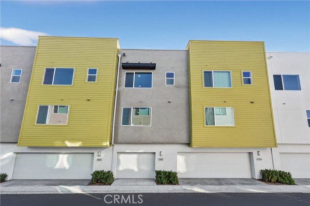 Detail Gallery Image 31 of 39 For 1093 N Harbor Bld, Anaheim,  CA 92801 - 3 Beds | 3 Baths