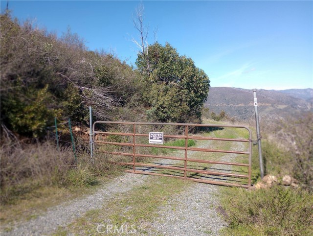 Image 8 of 33 For 0 Bardees Bar