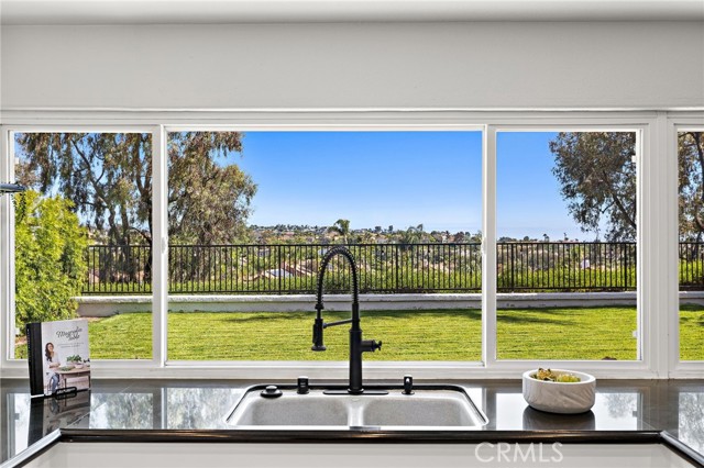 10 Novilla, Laguna Niguel CA: https://media.crmls.org/medias/3fb68de4-7339-4962-a934-1e615b55abb4.jpg