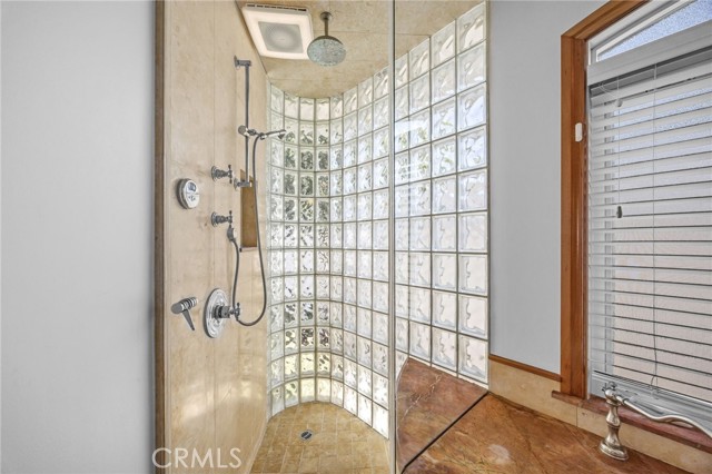 224 Pauline Place, Costa Mesa CA: https://media.crmls.org/medias/3fb92eed-1d5b-477a-8206-a5e5654bb86d.jpg
