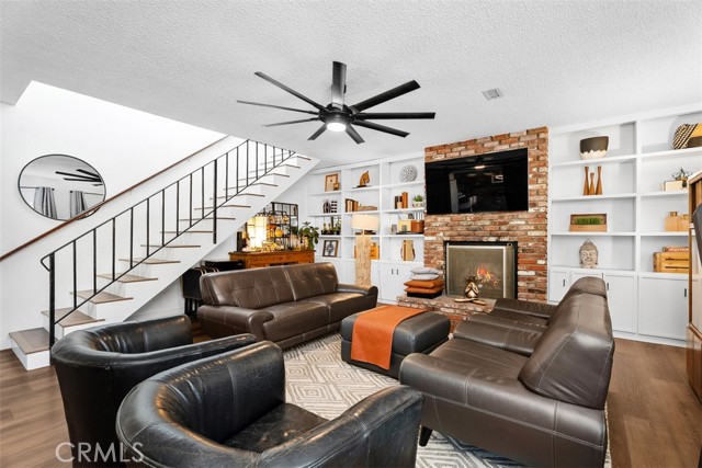 Detail Gallery Image 4 of 29 For 1675 W Mells Lane, Anaheim,  CA 92802 - 4 Beds | 2/1 Baths