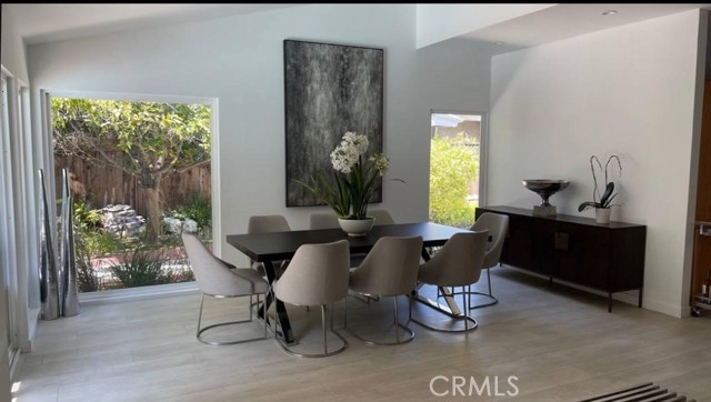 5357 Ellenvale Avenue, Woodland Hills CA: https://media.crmls.org/medias/3fb95fa9-7971-4bcb-8669-5c2961f96997.jpg
