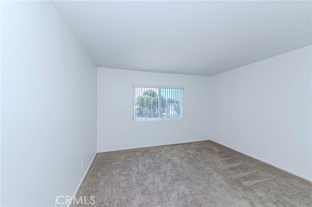 2401 El Portal Way, Oxnard CA: https://media.crmls.org/medias/3fb9d185-7738-4a2e-b03a-b9d26225a397.jpg