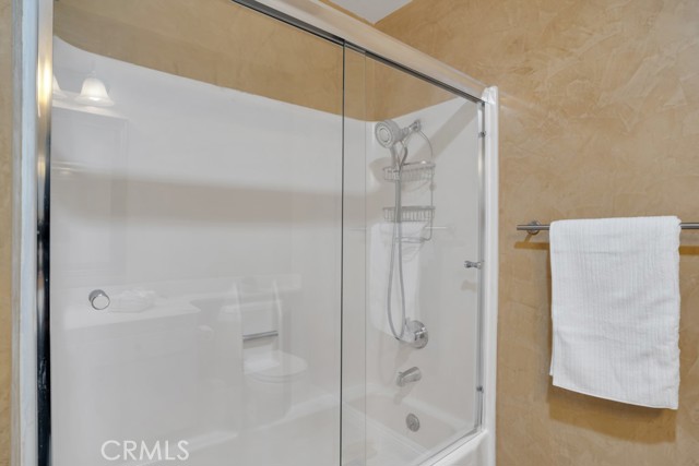 5644 Etiwanda Avenue, Tarzana CA: https://media.crmls.org/medias/3fba2883-0beb-4f1a-844a-b4f950fa0c6b.jpg