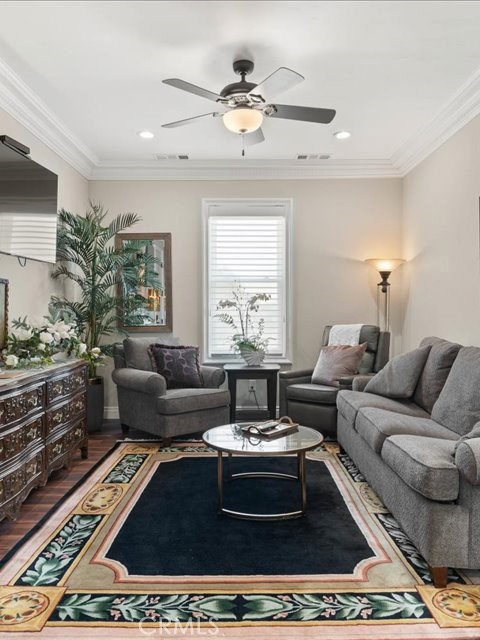 701 Rio Street, Red Bluff CA: https://media.crmls.org/medias/3fba852f-0ff1-4ee6-b87a-692567242997.jpg