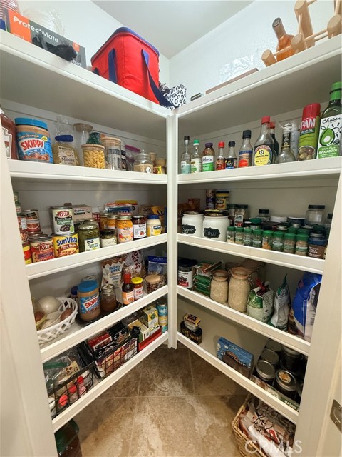 Detail Gallery Image 11 of 43 For 2274 Dwight Ct, Rosamond,  CA 93560 - 5 Beds | 3 Baths