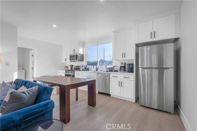 Detail Gallery Image 15 of 36 For 3115 Arvia St 1b,  Los Angeles,  CA 90065 - 5 Beds | 2 Baths