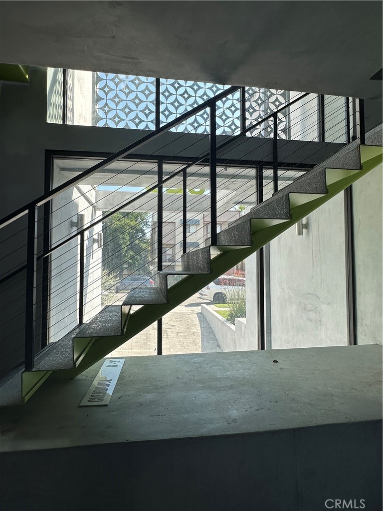 https://media.crmls.org/medias/3fbb283c-52d4-4b7b-8c7f-120c1f9f8de2.jpg?preset=X-Large