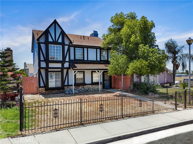 8305 Pioneer Drive, Bakersfield CA: https://media.crmls.org/medias/3fbcb271-0846-4a53-b191-beb3b33962ae.jpg