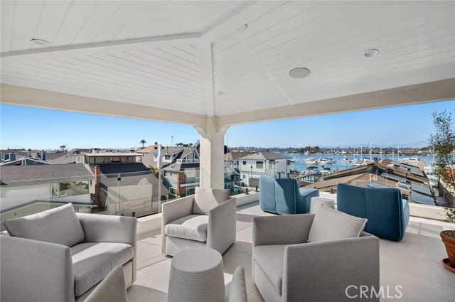318 Coronado Street, Newport Beach CA: https://media.crmls.org/medias/3fbcfb2f-2e2a-4743-adeb-4e2b6fb08bdc.jpg