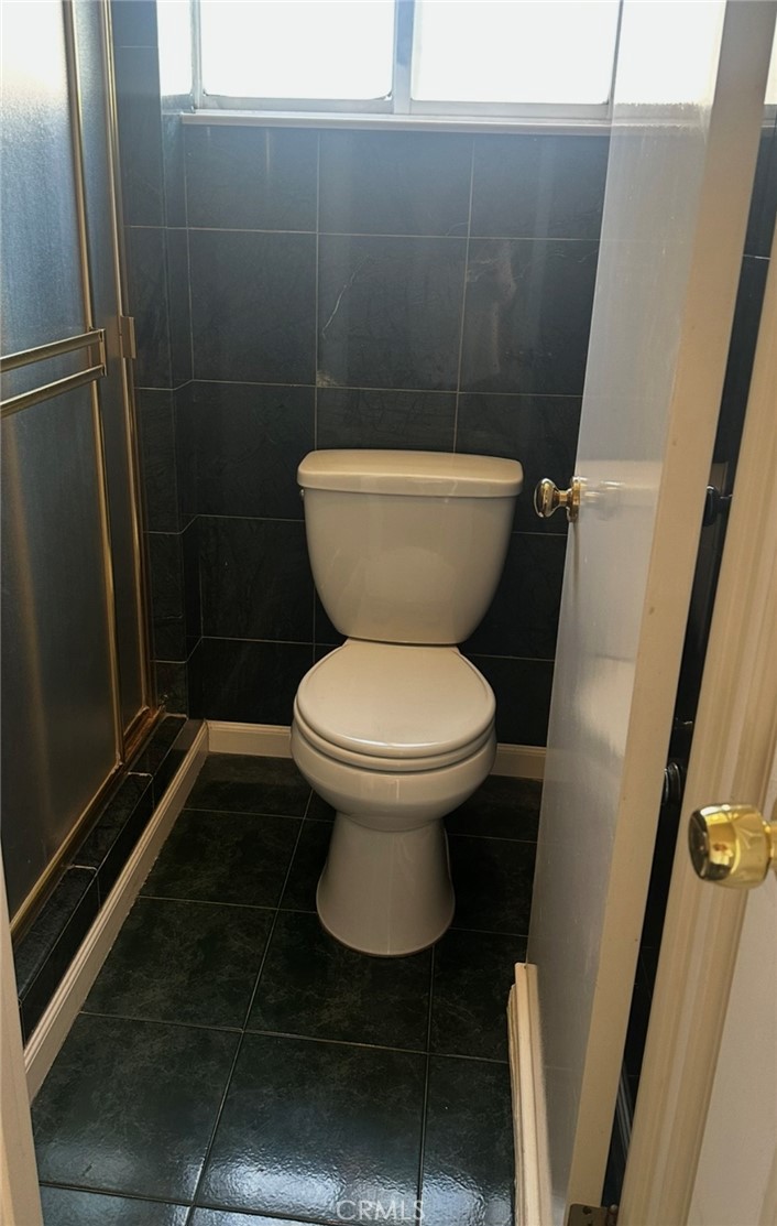 https://media.crmls.org/medias/3fbdaf78-82ac-417a-ba0f-6db88dc3c30c.jpg?preset=X-Large