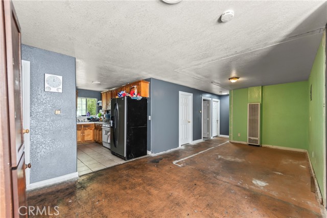 730 W 52 Place, Los Angeles CA: https://media.crmls.org/medias/3fbe9085-82d0-41e5-ac0d-df5dcbb279a4.jpg