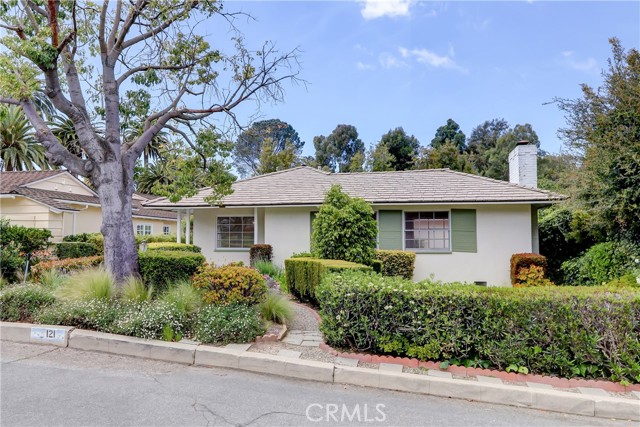 Detail Gallery Image 2 of 52 For 121 via Ardilla, Palos Verdes Estates,  CA 90274 - 3 Beds | 2 Baths