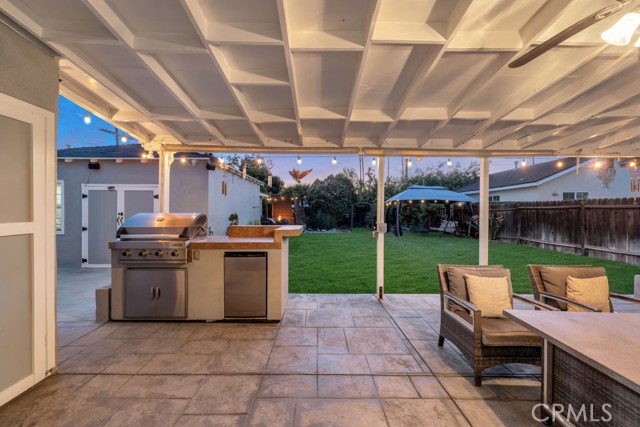 6507 Gentry Avenue, North Hollywood CA: https://media.crmls.org/medias/3fbf1c08-8c63-449a-a0c2-d25783445fe8.jpg