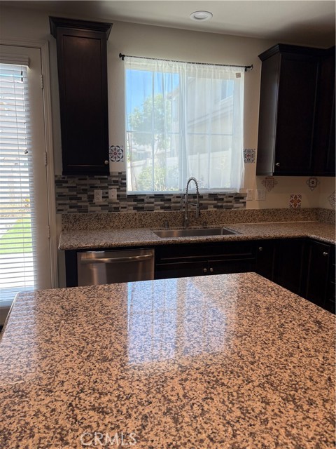 Detail Gallery Image 9 of 22 For 28434 Sunflower St, Highland,  CA 92346 - 3 Beds | 2/1 Baths