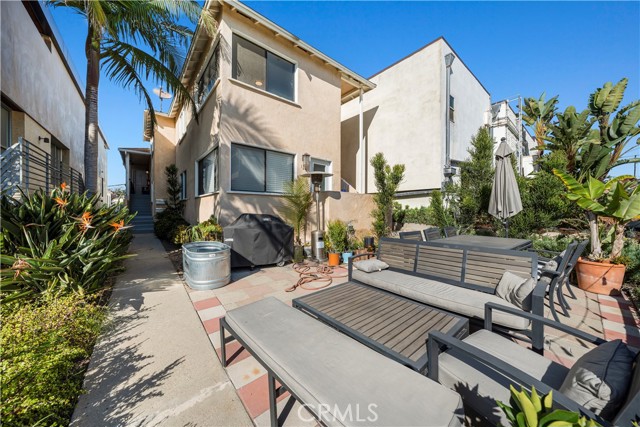 125 9th Street, Manhattan Beach, California 90266, ,Residential Income,For Sale,125 9th Street,CRSB24048017