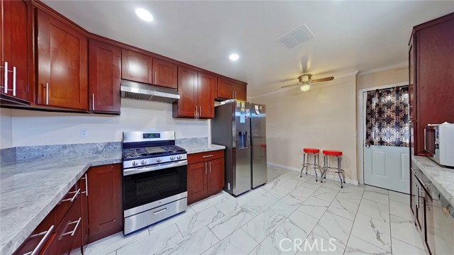 Detail Gallery Image 13 of 35 For 7664 Beckett St, Tujunga,  CA 91042 - 3 Beds | 2 Baths