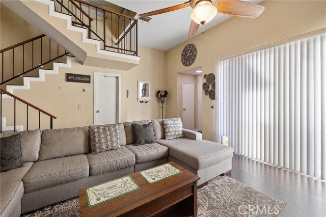 Detail Gallery Image 7 of 46 For 10030 Owensmouth Ave #80,  Chatsworth,  CA 91311 - 2 Beds | 2 Baths