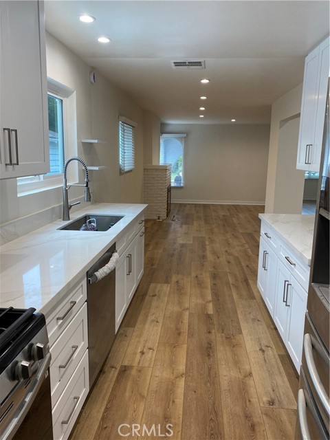 Detail Gallery Image 7 of 7 For 4739 Lemona Ave, Sherman Oaks,  CA 91403 - 3 Beds | 2 Baths