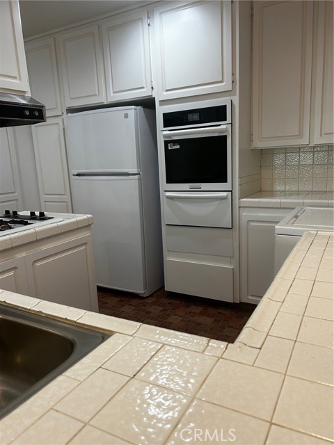 Detail Gallery Image 9 of 33 For 18735 Nordhoff St, Northridge,  CA 91324 - 3 Beds | 2 Baths