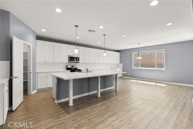 Detail Gallery Image 10 of 48 For 41719 Wayladn Ct, Lancaster,  CA 93536 - 4 Beds | 4 Baths